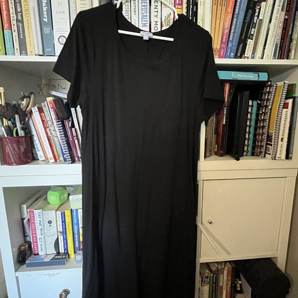 LuLaRoe Carly t-shirt / swing dress, black, L (sz 14-16)